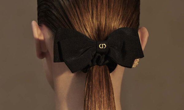 Εντυπωσιακά αξεσουάρ μαλλιών από την Dior: Η επαναστατική τάση που πρέπει να γνωρίζετε
