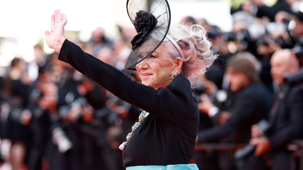 Helen Mirren: Εντυπωσιάζει στις Κάννες με εκθαμβωτικό κολιέ 400 καρατίων