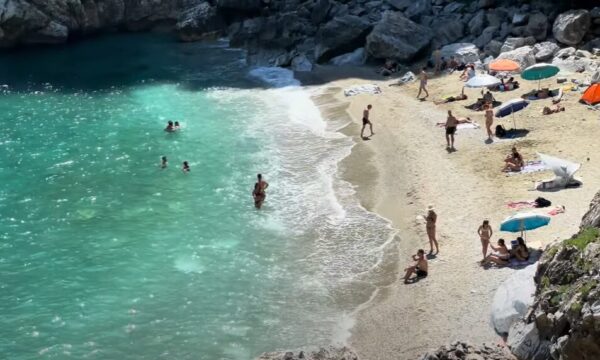 Καλοκαίρι στην Ευρώπη: Δέκα εκπληκτικές και ανεξερεύνητες παραλίες, οι δύο με «άρωμα» Ελλάδας