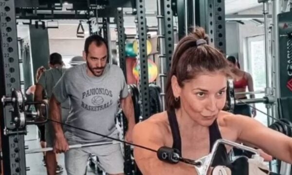 Βαλέρια Κουρούπη: Γυμνάζεται παθιασμένα με τον αγαπημένο της – Βίντεο