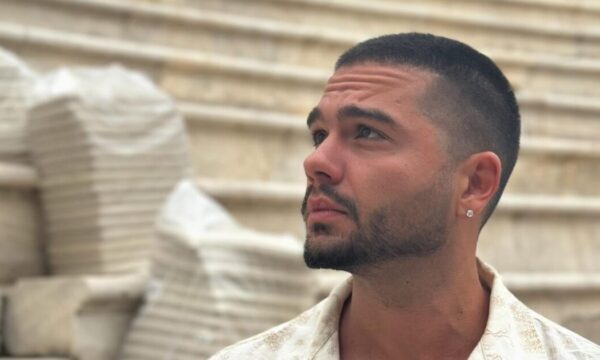 Χρήστος Μάστορας: Το σπάνιο ενσταντανέ από την παιδική του ηλικία και το απολαυστικό σχόλιο