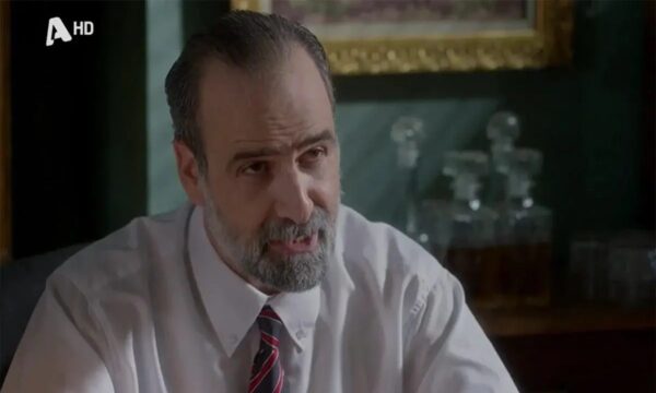 Άγιος Έρωτας: Ο Παύλος κρύβει το μοιραίο όπλο της Κατρίν σε λάθος σημείο προδίδοντας τον εαυτό του!