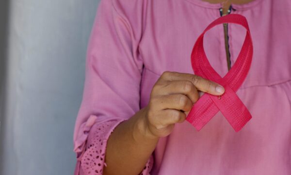 Ταχύτερη πρόσβαση σε αντικαρκινικά φάρμακα στην Ελλάδα μέσω ΕΣΥ συγκριτικά με άλλες χώρες – Τα αίτια