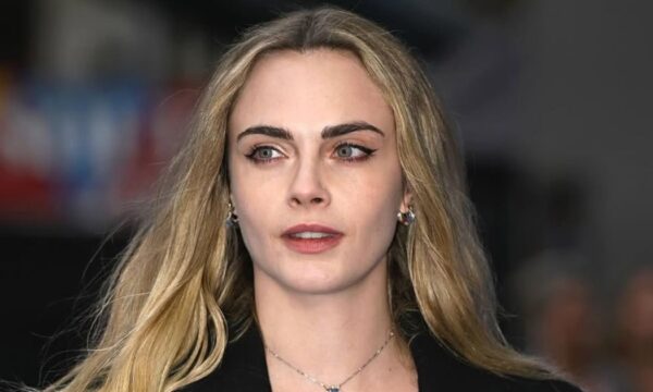 Το αέρινο hairstyle & το φυσικό μακιγιάζ της Cara Delevingne μας μαγεύουν