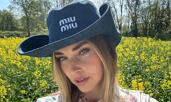 Ξεχάστε τα Bucket Hats! Αυτά είναι τα καπέλα που θα μεταμορφώσουν την εμφάνισή σας αυτό το καλοκαίρι