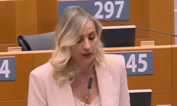 Η Ελεονώρα Μελέτη αποκαλύπτει για τον εργασιακό εκφοβισμό: «Περίμενα αυτή τη στιγμή από το πρώτο λεπτό που πάτησα στο ευρωκοινοβούλιο»