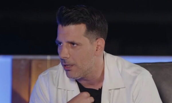 Θοδωρής Φέρρης: Η αποκαλυπτική εξομολόγηση για την προσωπική του ζωή – «Γνωριστήκαμε στο μαγαζί που δούλευα και μείναμε μαζί τρία χρόνια»