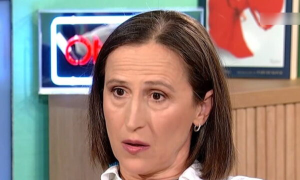 Γιούλη Τσαγκαράκη: Η σοκαριστική αποκάλυψη για τον πατέρα της – «Είχε κακοποιητική συμπεριφορά, ήταν εξαιρετικά βίαιος»