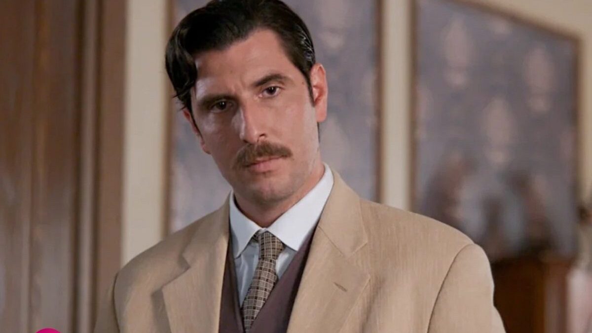 Grand hotel: Ο Ρήγας φλερτάρει απροκάλυπτα την πεθερά του