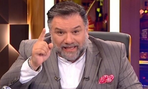 Οργισμένος Γρηγόρης Αρναούτογλου στο «The 2Night Show»: «Ούτε το όνομα του δεν θέλω να πω, με πρόσβαλε»