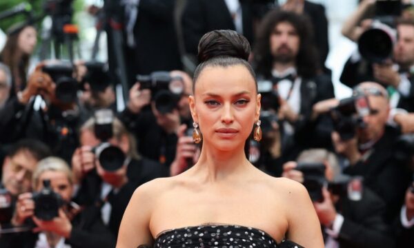 Irina Shayk: Το εκθαμβωτικό goth glam look που μάγεψε χθες τις Κάννες