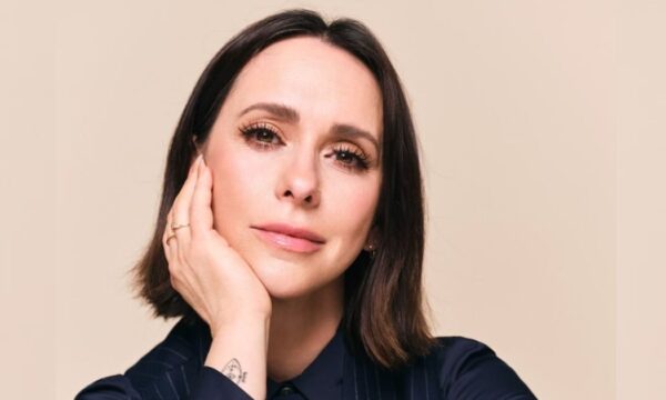 Jennifer Love Hewitt: Η εντυπωσιακή μεταμόρφωση της ηθοποιού μας ξεσηκώνει για αλλαγές!