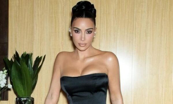 Kim Kardashian: Αποκαλύπτει γιατί τα layers είναι το απόλυτο haircut για τα μακριά μαλλιά