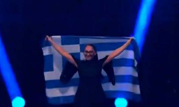 Eurovision 2025 – Τελικός: Η Κλαυδία λάμπει στην παρέλαση των σημαιών