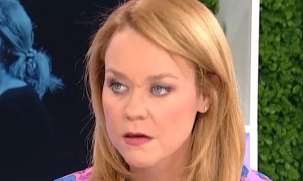 Λένα Παπαληγούρα: «Ενίοτε θαυμάζω τις γυναίκες που αφοσιώνονται ολοκληρωτικά στη μητρότητα»