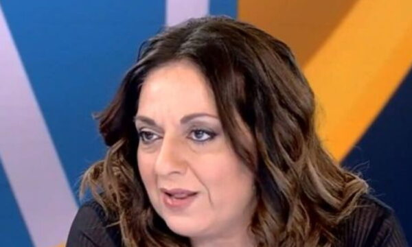Σοφία Μουτίδου: «Όλη η ψυχοθεραπεία μου είναι ένας αγώνας να μην εξελιχθώ στους γονείς μου»