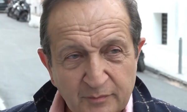 Ο Σπύρος Μπιμπίλας θύμα διάρρηξης: «Πήγα σε μνημόσυνο σε επικίνδυνη περιοχή, άφησα την τσάντα στο αμάξι»