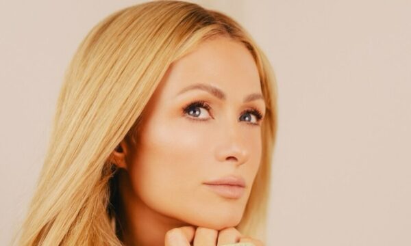 Paris Hilton: Αποκαλύπτει την επαναστατική της skincare σειρά γεμάτη εκπλήξεις