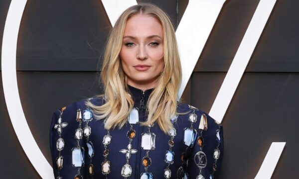 Louis Vuitton Cruise 2026: Τα εντυπωσιακά beauty looks που λάτρεψαν οι celebrities