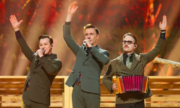 Eurovision 2025 – Σουηδία: Μάγεψε το απόλυτο φαβορί με την εκρηκτική εμφάνισή του στον τελικό