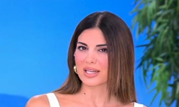 Σταματίνα Τσιμτσιλή: «Μια γυναίκα που εντοπίζει βέρα, οφείλει να στρέφει αλλού το βλέμμα της»