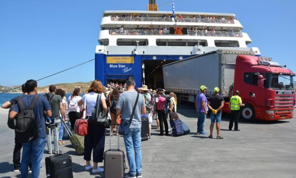 Τουρισμός: Ποια νησιά καταρρέουν από την υπερδημοτικότητά τους και ποια εφαρμόζουν βιώσιμες πρακτικές