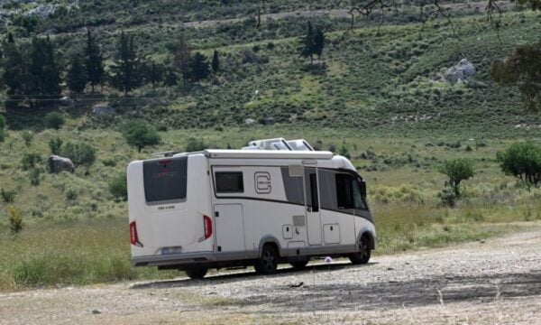 Από τα οργανωμένα Stellplatz της Γερμανίας… στην οδύσσεια στάθμευσης στην Ελλάδα