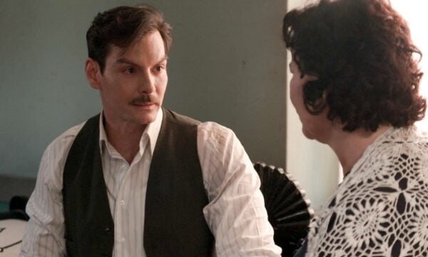 «Grand Hotel»: Η μητέρα του Πέτρου σοκάρεται από τον έρωτα του γιου της με την Αλίκη