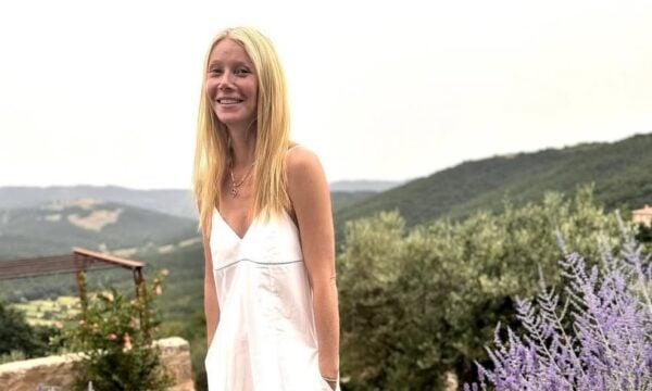 Σάλο προκάλεσε η Gwyneth Paltrow – Μαγείρεψε γυμνόστηθη