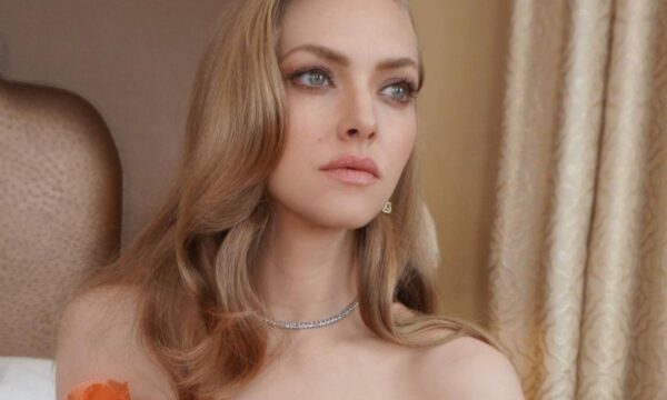Amanda Seyfried: Τόλμησε την πιο εντυπωσιακή μεταμόρφωση στα μαλλιά και είναι αγνώριστη