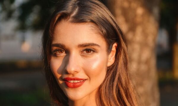 4 μυστικά bronzer tricks για λαμπερή χρυσαφένια επιδερμίδα