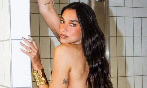 Dua Lipa: Το εκθαμβωτικό floral μανικιούρ της αποτελεί την απόλυτη καλοκαιρινή έμπνευση
