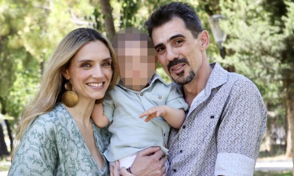 Η Μαρία Ένεζλη βάφτισε τον γιο της – Συγκινητικές στιγμές