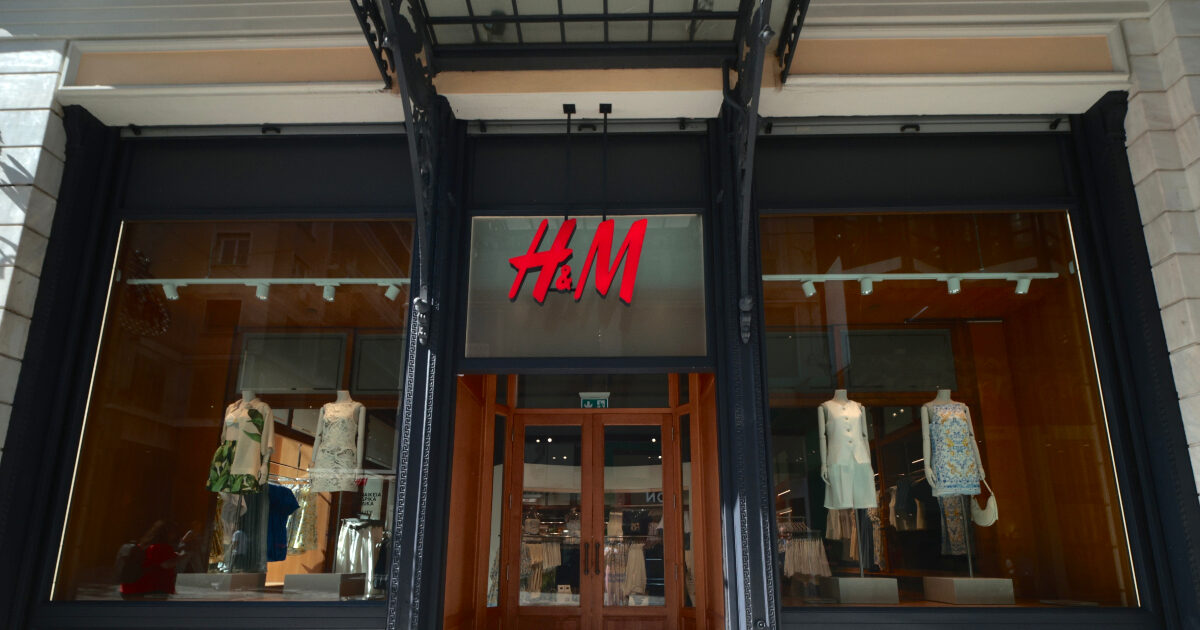 Επαναλειτουργία του H&M flagship καταστήματος Ερμού 11 & Βουλής