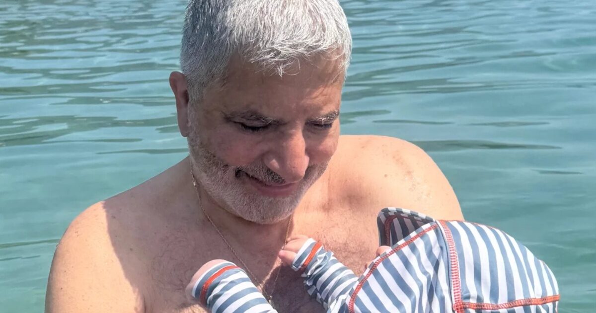 Γιώργος Πατούλης: Το πρώτο μαγικό καλοκαίρι με τον νεογέννητο γιο του – Η συγκινητική αποκάλυψη για τη βάπτιση και το όνομα του μωρού
