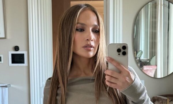 To «bb cream» μανικιούρ της Jennifer Lopez που πρέπει να δοκιμάσεις σήμερα κιόλας