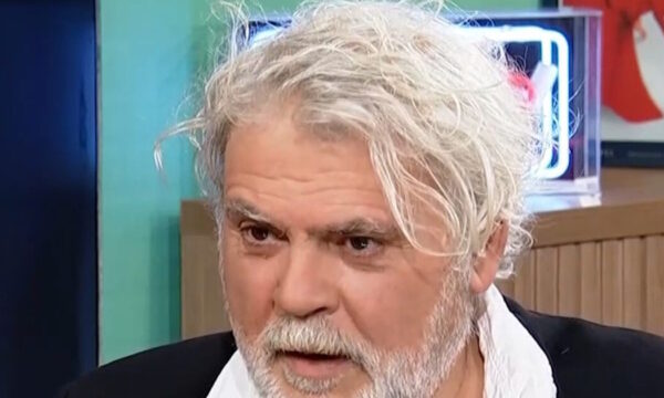 Νίκος Καραθάνος: Η συγκινητική εξομολόγηση για τη σχέση με τον Νίκο Κούρκουλο – «Εκείνο το βράδυ μου είπε: ποιος σε πείραξε αγόρι μου;»