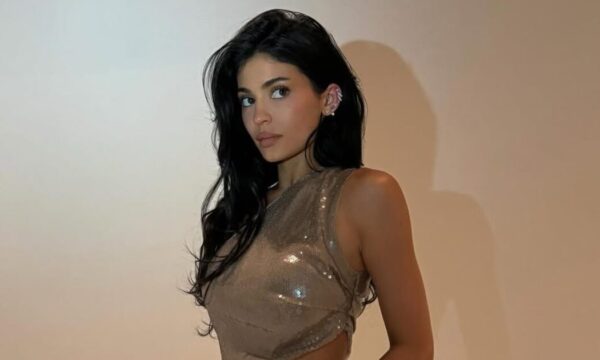 Η Kylie Jenner αποδεικνύει ότι το animal print μανικιούρ είναι hit και το καλοκαίρι