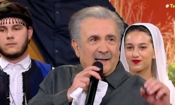 Λάκης Λαζόπουλος: Τελικό αντίο στο Αλ Τσαντίρι Νιουζ – «Μόνο οι ψυχές σας κρατάνε ζωντανό το Τσαντίρι»