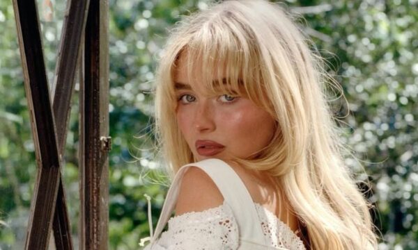 Sabrina Carpenter: Εντυπωσιάζει με εκθαμβωτική αλλαγή μαλλιών στο εξώφυλλο του Rolling Stone