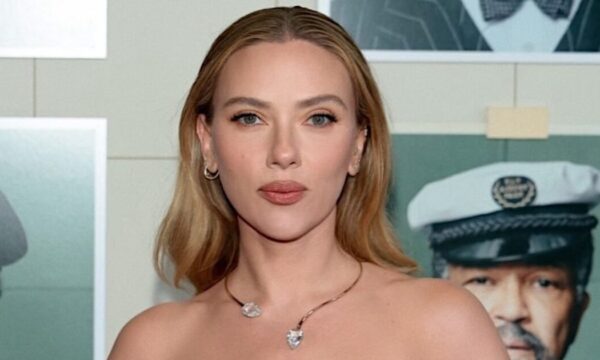 Scarlett Johansson: Το μαγευτικό της μακιγιάζ είναι minimal glam και τέλειο για κάθε στιγμή της ημέρας