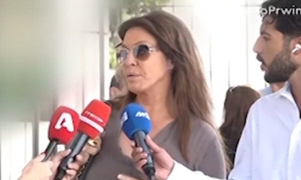 Βάνα Μπάρμπα: Συντετριμμένη στη δίκη Φιλιππίδη – «Πρέπει να τον στηρίξω, δεν ήθελα να λιποψυχήσω»