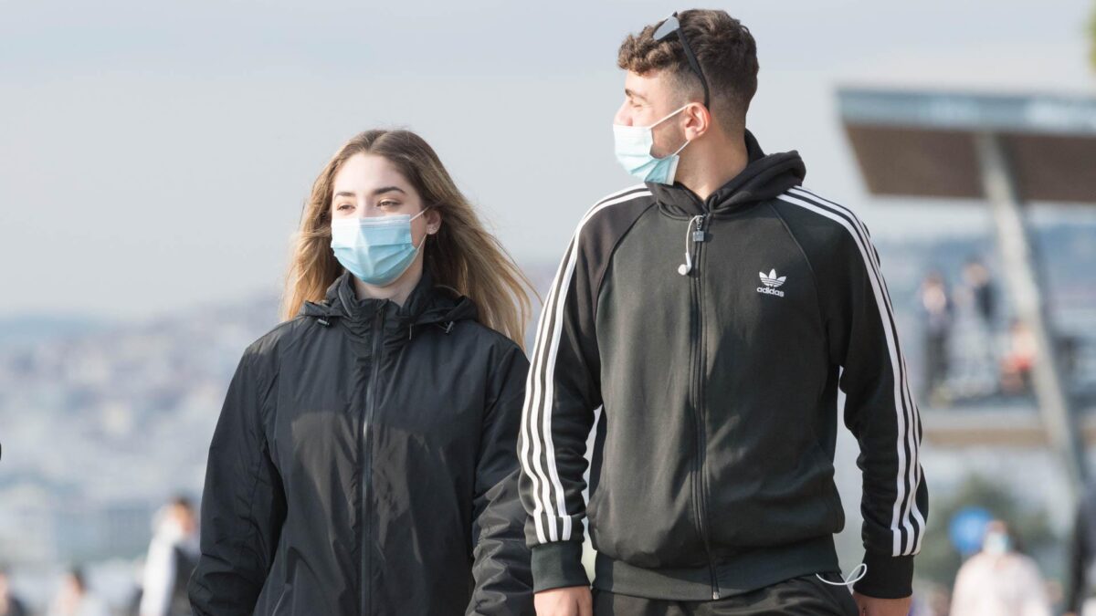 Σκάνδαλο η προμήθεια σχεδόν 6 δις μασκών έναντι 6 δις ευρώ;