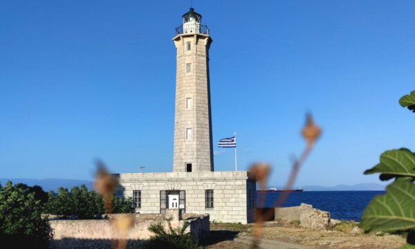 Γύθειο: Ο φάρος, το νησί και ο θρύλος