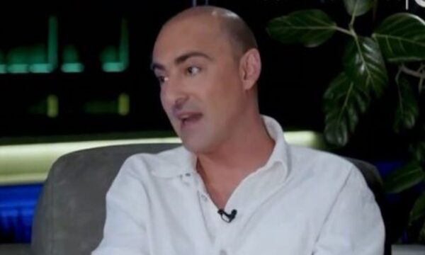 Θανάσης Αλευράς: «Η πρωινή ζώνη έχει χάσει τη λεπτότητά της, η τηλεόραση μοιάζει να κανιβαλίζει τους ανθρώπους»