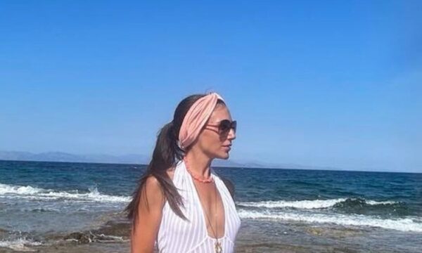 Ανθή Βούλγαρη: Ξεκίνησε κολύμβηση με τον τετράμηνο γιο της