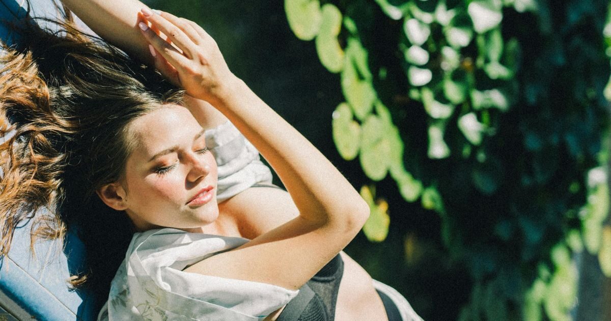 Αποτρίχωση και καλοκαίρι: Οδηγός για άψογη επιδερμίδα χωρίς ενοχλήσεις