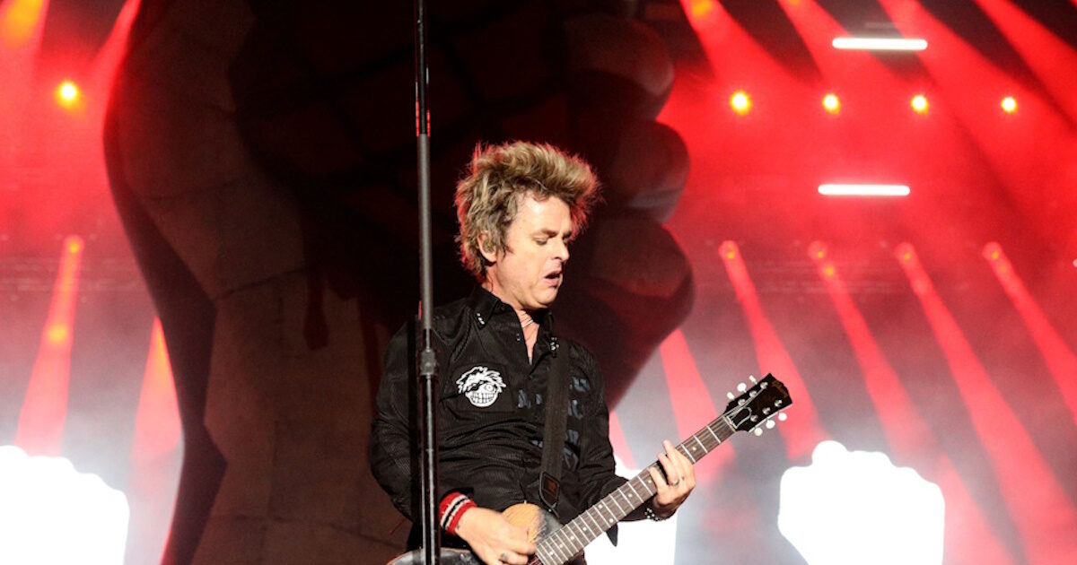 Green Day: Πλήθος θεατών στο ΟΑΚΑ για την πρώτη τους εμφάνιση στην Ελλάδα – Δες εικόνες