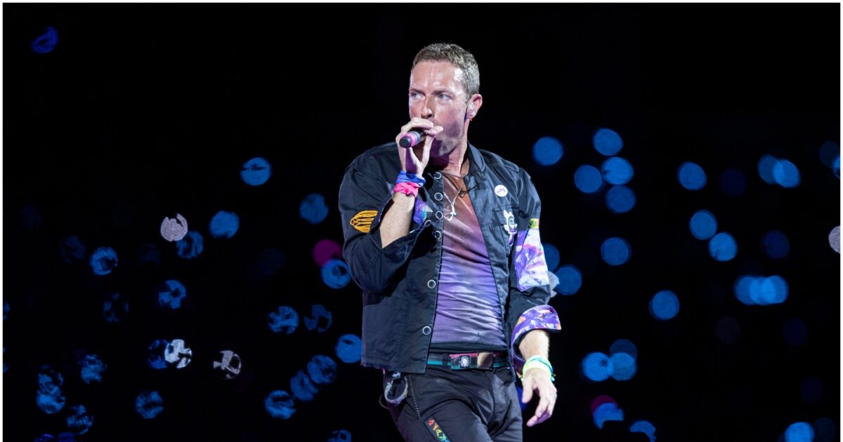 Coldplay: Η προειδοποίηση του Κρις Μάρτιν στους θαυμαστές μετά το viral επεισόδιο με την kiss cam