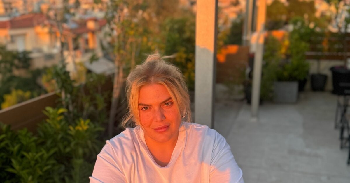 Δανάη Μπάρκα: «Πόσο ανατριχιαστικό να κάθεσαι σπίτι και να νιώθεις καμένη γη»
